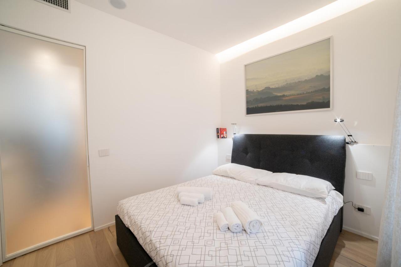 Navigli-Centro-Universita, Amazing New Apartment Milan Luaran gambar