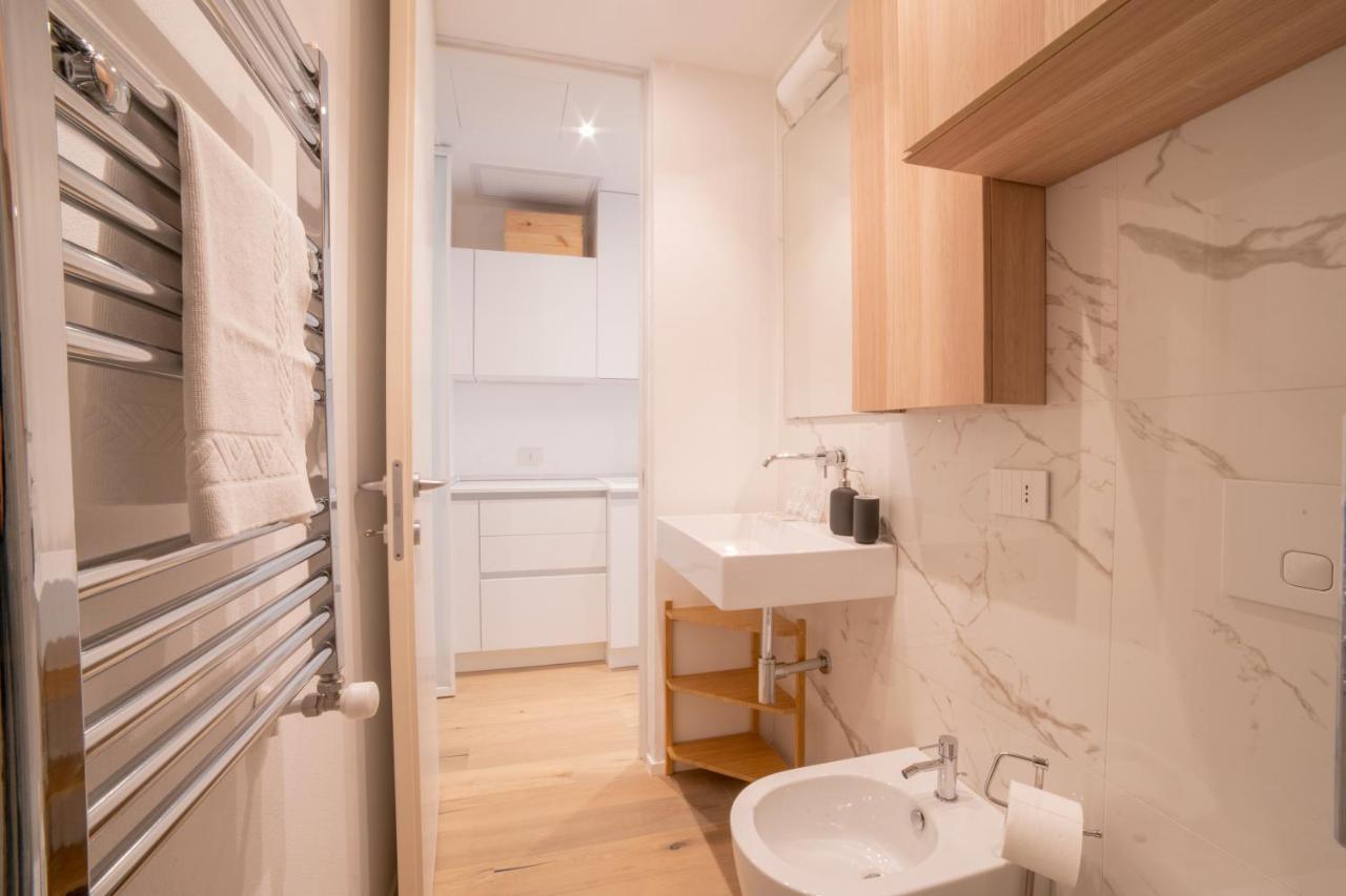 Navigli-Centro-Universita, Amazing New Apartment Milan Luaran gambar
